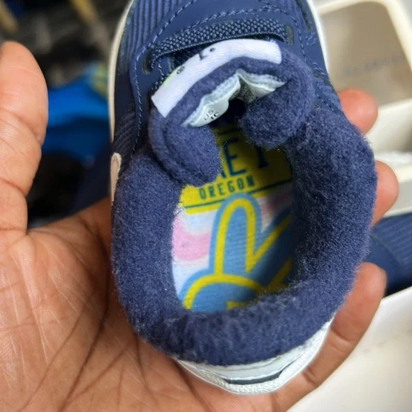 Nike sneakers - Picture 3 of 6